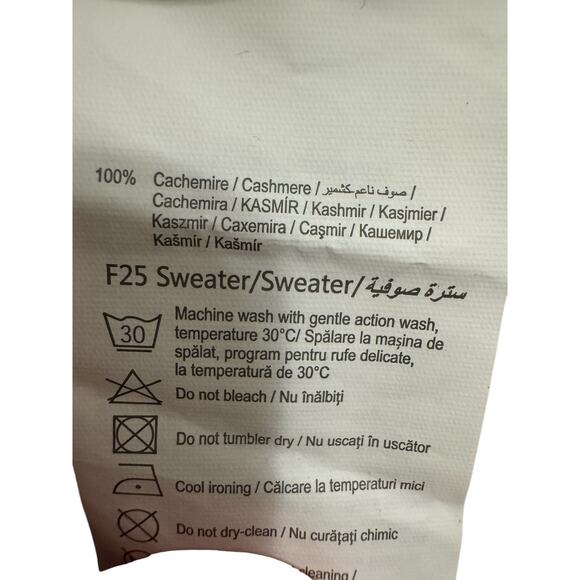 Camaieu Valentine's Cherry Red Vneck Cashmere Sweater Sm Classic Chic Minimal - Picture 8 of 9